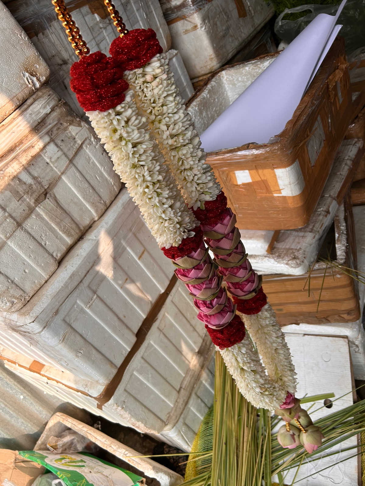 Budget Garland variation 3