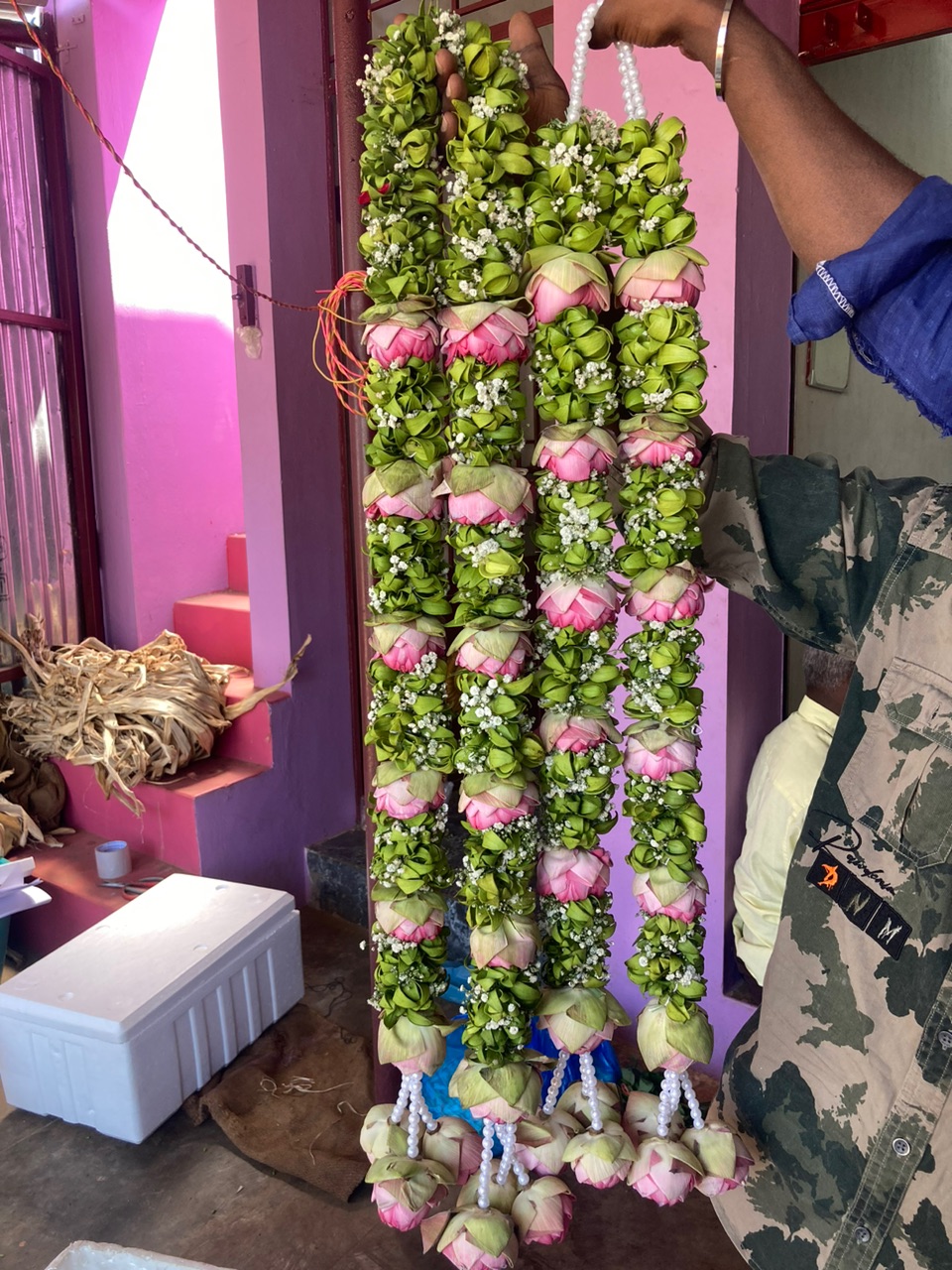 Manoranjitham Garland