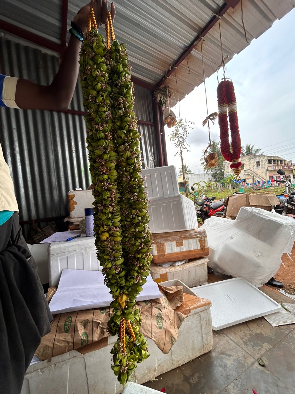 Manoranjitham Garland variation 2