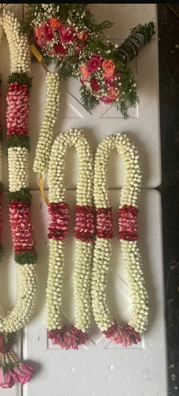 Rose Thunaimalai Hand Bouquet variation 2